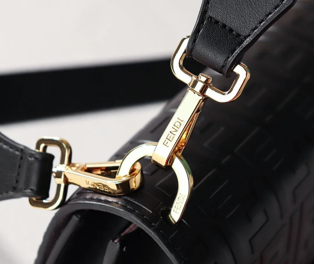 EN   Designer bags by Fendi 070