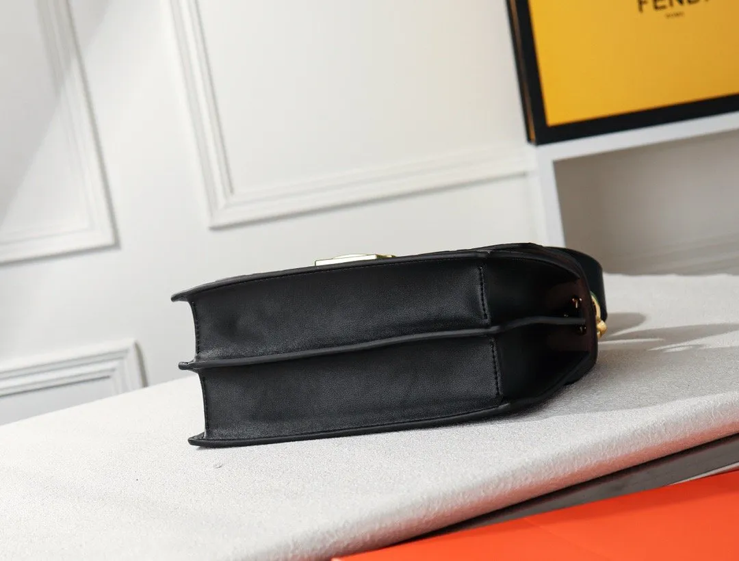 EN   Designer bags by Fendi 070