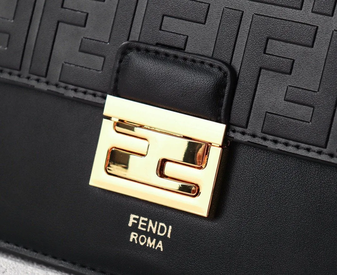 EN   Designer bags by Fendi 070
