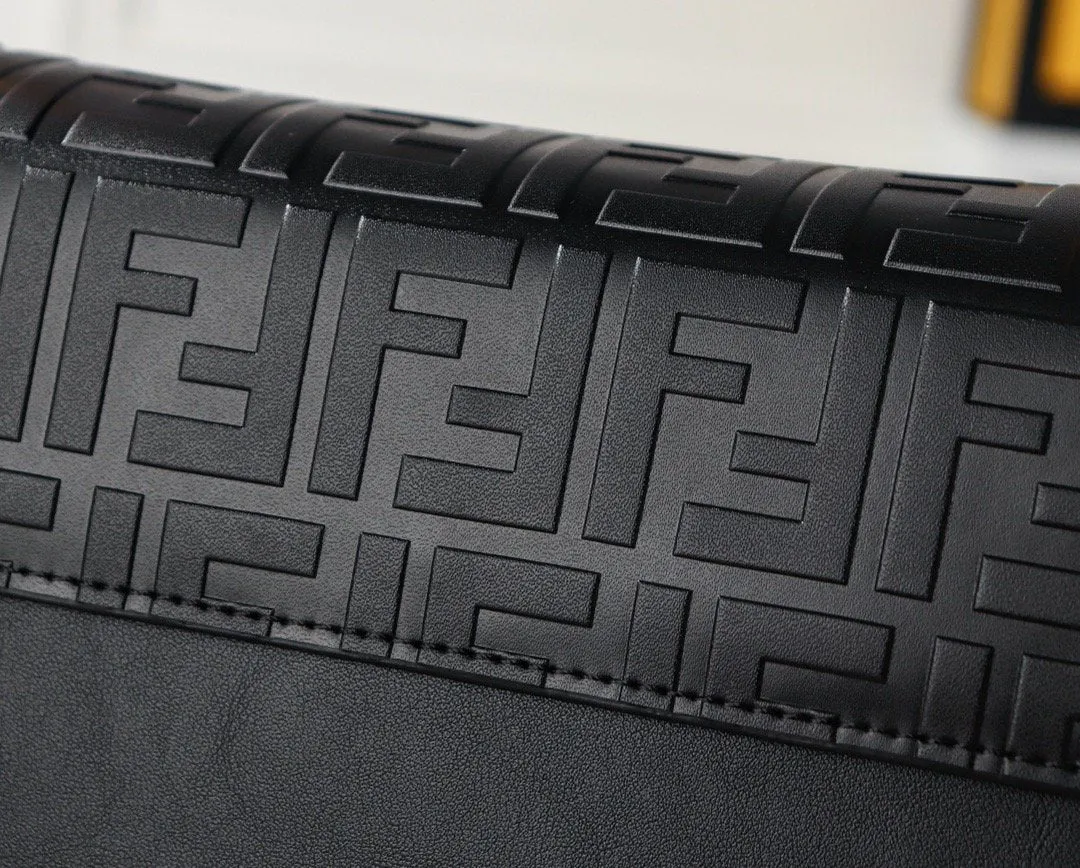 EN   Designer bags by Fendi 070