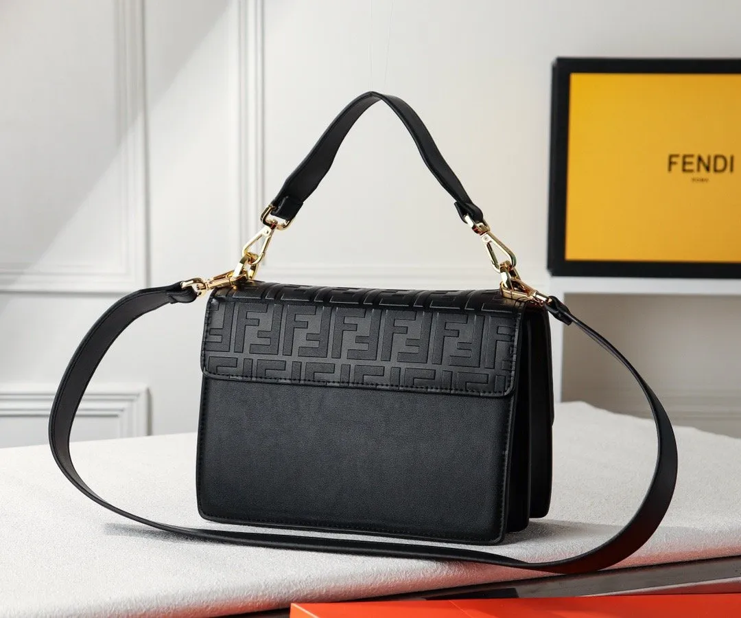 EN   Designer bags by Fendi 070