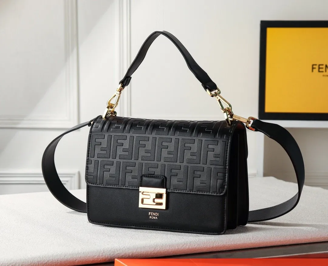 EN   Designer bags by Fendi 070
